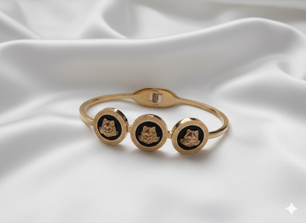 “Golden Lion” Altın Renkli Aslan Figürlü Kelepçe Kadın Bileklik Habos Store