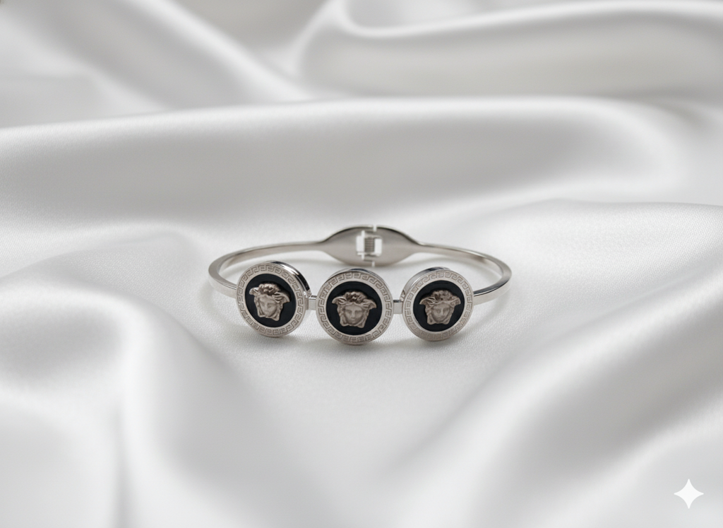 “Silver Lion” Gümüş Renkli Aslan Figürlü Kelepçe Kadın Bileklik Habos Store