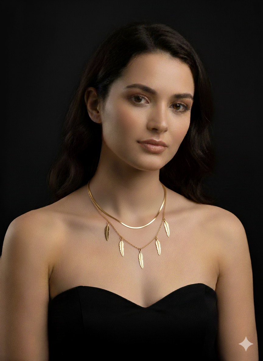 “Golden Leaves” Beş Yaprak Detaylı Altın Renkli Paslanmaz Çelik Kolye Habos Store