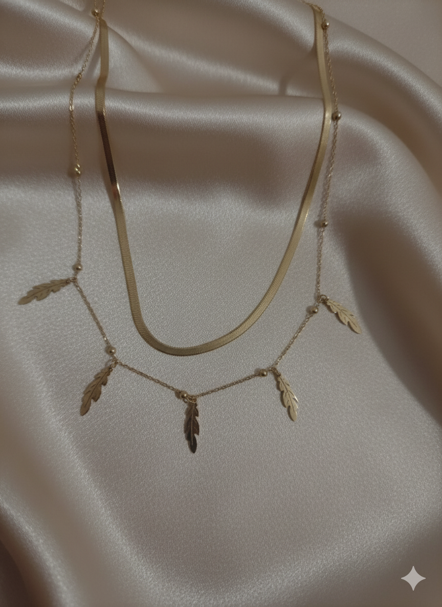 “Golden Leaves” Beş Yaprak Detaylı Altın Renkli Paslanmaz Çelik Kolye Habos Store