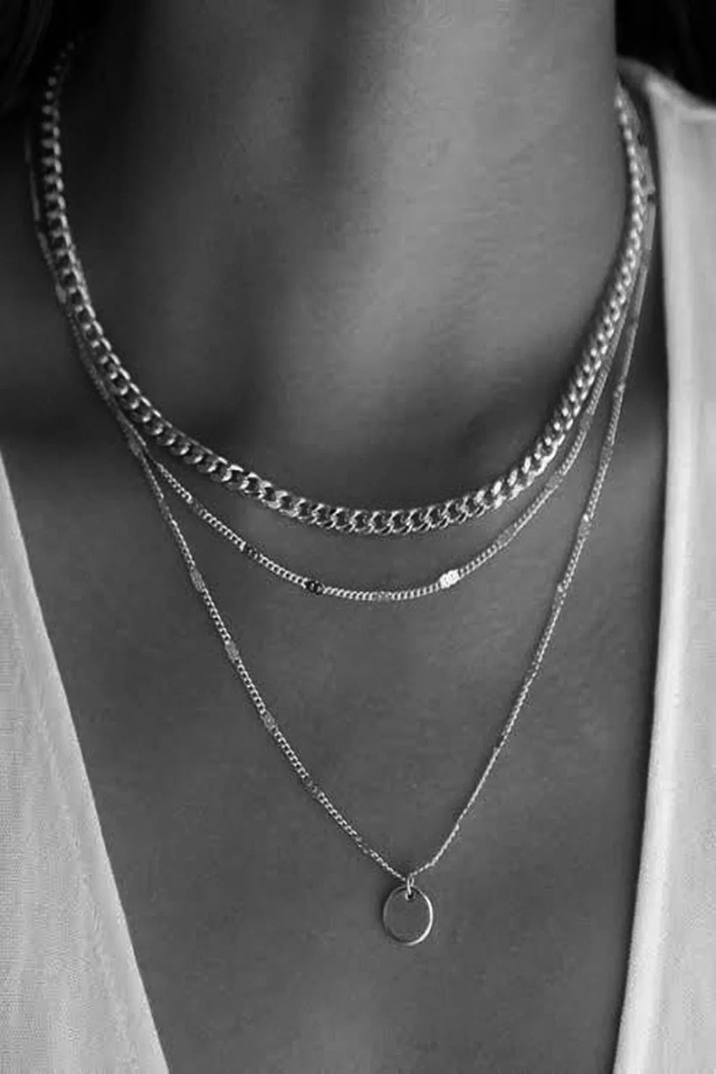 “Elegant Layers” Üç Katmanlı Gümüş Renkli Kolye Habos Store